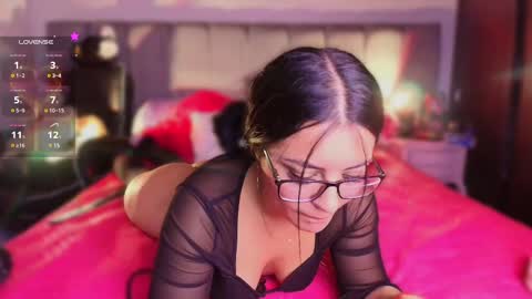 Snapshot of layla_nicols chatting on 02-15-25, 02:33 Layla online show from 02-15-25, 02:33