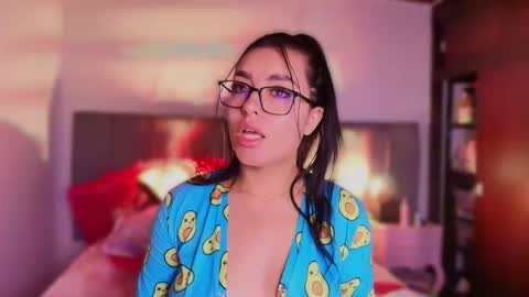 Snapshot of layla_nicols chatting on 03-08-25, 10:43 Layla online show from 03-08-25, 10:43