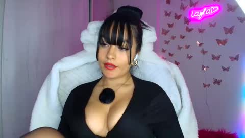 Snapshot of layla_nicols chatting on 10-17-25, 04:15 Layla online show from 10-17-25, 04:15