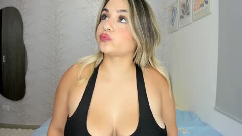 Snapshot of layla_vanegas chatting on 12-13-24, 01:37 Layla Vanegas online show from 12-13-24, 01:37