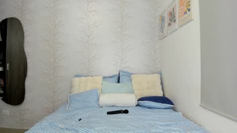 Snapshot of layla_vanegas chatting on 01-27-25, 10:38 Layla Vanegas online show from 01-27-25, 10:38