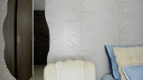 Snapshot of layla_vanegas chatting on 02-26-25, 11:48 Layla Vanegas online show from 02-26-25, 11:48