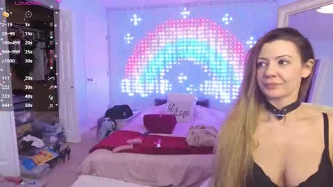 Snapshot of laylaa_dreams chatting on 10-29-25, 02:14 Laylaa Dreams online show from 10-29-25, 02:14