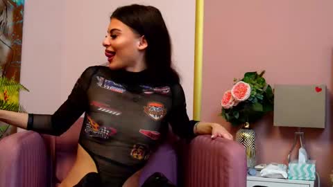 LaylaaDiamond online show from 11-11-25, 05:07