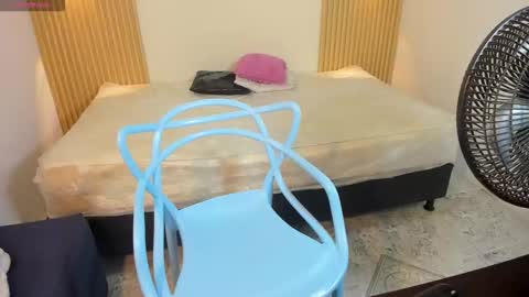 Snapshot of laylaember chatting on 01-11-26, 12:54 LaylaEmber online show from 01-11-26, 12:54