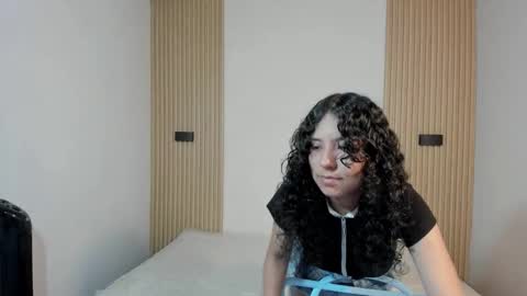 Snapshot of laylaember chatting on 02-27-26, 11:32 LaylaEmber online show from 02-27-26, 11:32