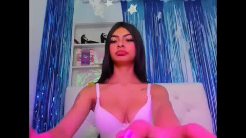 Layla online show from 10-06-25, 02:25