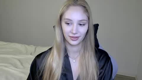 Snapshot of laylapretty001 chatting on 12-23-25, 05:27 LaylaPretty001 online show from 12-23-25, 05:27