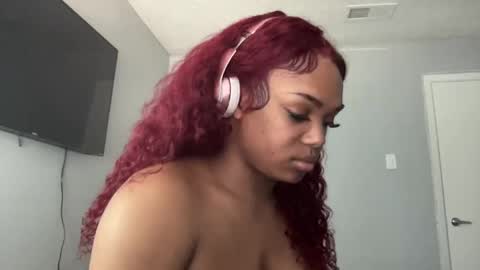 Snapshot of laylasimone97 chatting on 03-10-25, 03:52 Sexy SImone online show from 03-10-25, 03:52