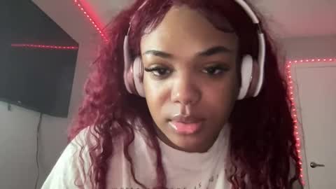 Snapshot of laylasimone97 chatting on 03-11-25, 09:13 Sexy SImone online show from 03-11-25, 09:13
