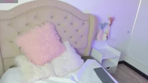 LAYLA online show from 10-13-25, 07:14