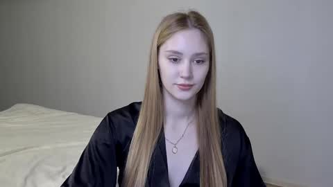 Laylla001 online show from 01-06-25, 05:52