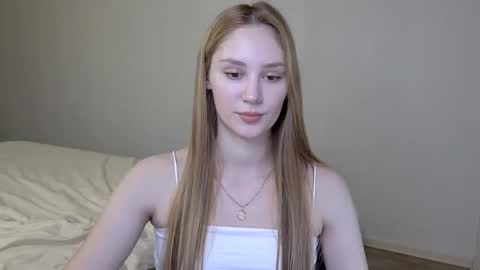 Laylla001 online show from 01-16-25, 07:28