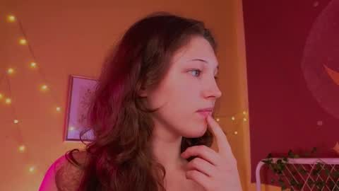 Lea online show from 09-19-25, 05:13