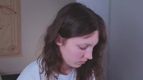 Snapshot of lea_belle_ chatting on 01-18-26, 05:06 Lea online show from 01-18-26, 05:06