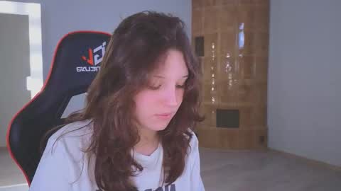 Snapshot of lea_belle_ chatting on 02-05-26, 04:22 Lea online show from 02-05-26, 04:22