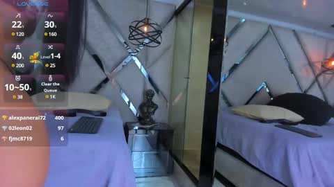 ---Leah-- online show from 12-31-24, 12:11