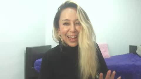 leah_susman online show from 09-25-25, 01:53