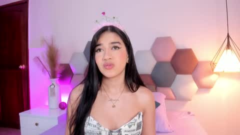 Leah Carter online show from 01-17-25, 05:41