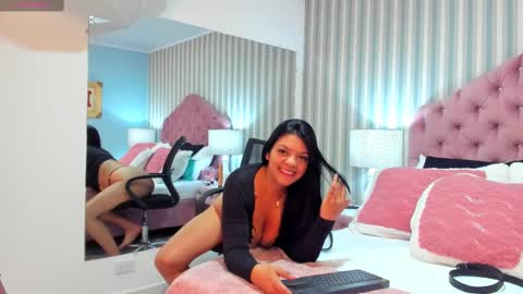 Leah Fontana online show from 01-29-25, 03:37