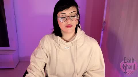 Snapshot of leahghoul666 chatting on 02-06-25, 02:55 Leah Independent Model OF leahghoul666 online show from 02-06-25, 02:55