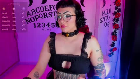 Snapshot of leahghoul666 chatting on 11-07-25, 03:28 Leah Independent Model OF leahghoul666 online show from 11-07-25, 03:28