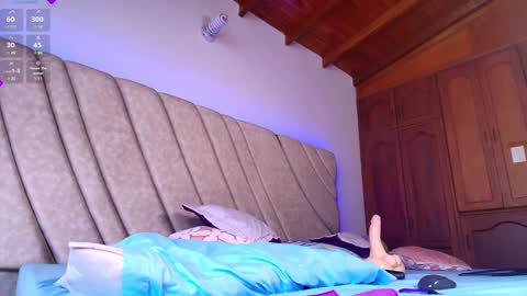 Snapshot of leahprada_ chatting on 01-20-25, 07:35 Instagram Leahprada online show from 01-20-25, 07:35