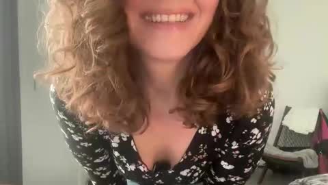 Leah Sparkles online show from 03-17-26, 03:15