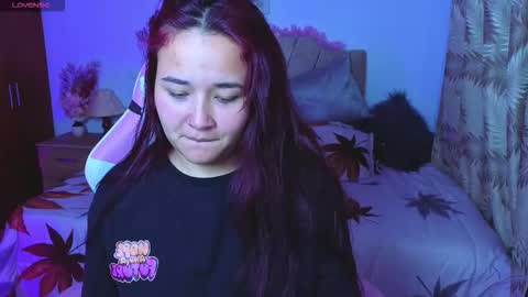 leakitten_ online show from 10-15-25, 01:28