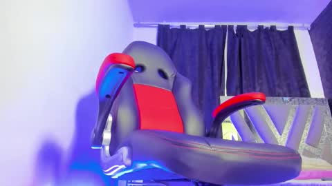 Snapshot of lealfire chatting on 10-25-25, 10:45 lealfire online show from 10-25-25, 10:45