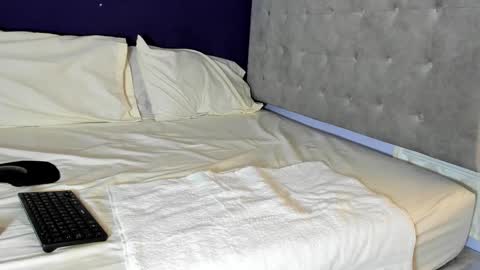 Snapshot of leamonroe__ chatting on 10-09-25, 06:17 Hey Im Lea online show from 10-09-25, 06:17