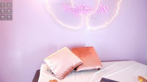 Snapshot of leamonroe__ chatting on 11-13-25, 10:19 Hey Im Lea online show from 11-13-25, 10:19