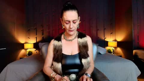Leana online show from 10-06-25, 12:02