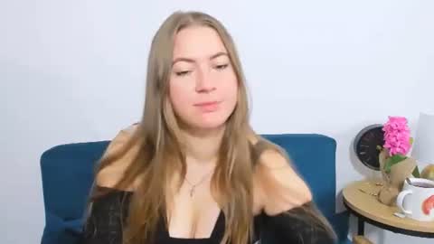 Snapshot of leaslim chatting on 11-10-25, 07:07 Lea online show from 11-10-25, 07:07