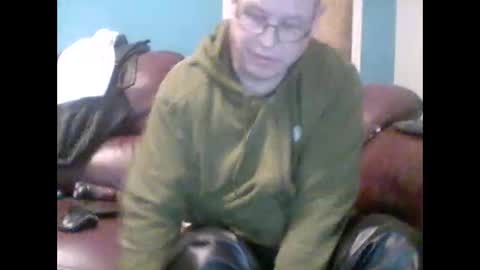 leatherpants68 online show from 10-07-25, 07:22