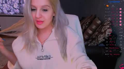 Veronica online show from 09-30-25, 09:14