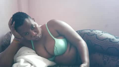 Snapshot of leekekee chatting on 10-27-25, 08:07 leekekee online show from 10-27-25, 08:07