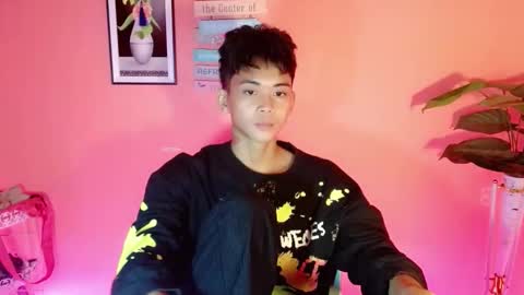 leemoreno18 online show from 10-19-25, 06:08