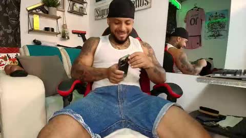 Snapshot of leenar_key chatting on 11-04-25, 03:33 leenar_key online show from 11-04-25, 03:33