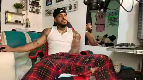 Snapshot of leenar_key chatting on 11-13-25, 12:37 leenar_key online show from 11-13-25, 12:37