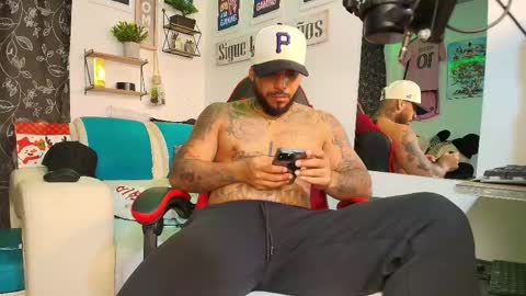 Snapshot of leenar_key chatting on 11-14-25, 12:42 leenar_key online show from 11-14-25, 12:42