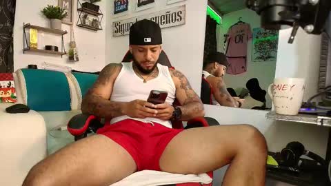 Snapshot of leenar_key chatting on 11-18-25, 12:42 leenar_key online show from 11-18-25, 12:42