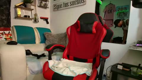 Snapshot of leenar_key chatting on 11-21-25, 02:27 leenar_key online show from 11-21-25, 02:27