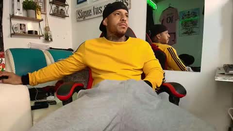 Snapshot of leenar_key chatting on 12-03-25, 10:57 leenar_key online show from 12-03-25, 10:57