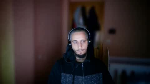 Snapshot of lefrenchiies chatting on 11-17-25, 07:36 lefrenchiies online show from 11-17-25, 07:36