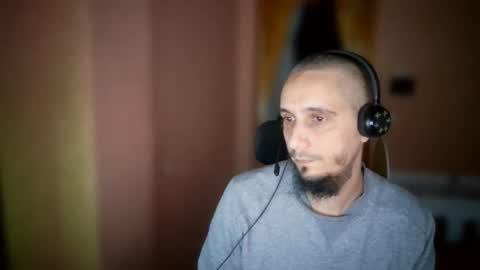 lefrenchiies online show from 11-24-25, 07:30