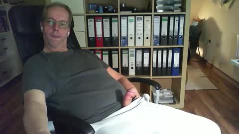 Dave online show from 01-10-26, 01:51