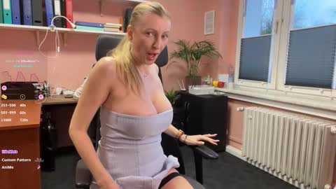 LegsLONG online show from 11-18-25, 06:40