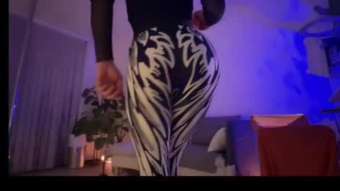 legsylegsinton online show from 12-17-25, 09:21