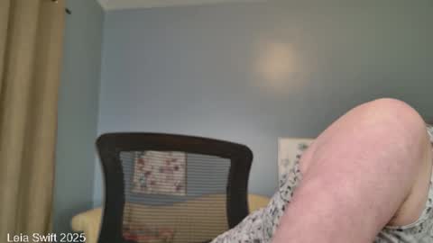 Leia Swift online show from 02-15-25, 12:22